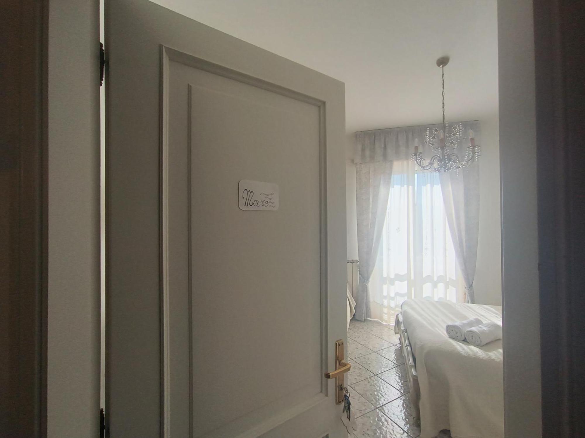 Guest House Attico Della Vittoria กาบิชเชมาเร ภายนอก รูปภาพ